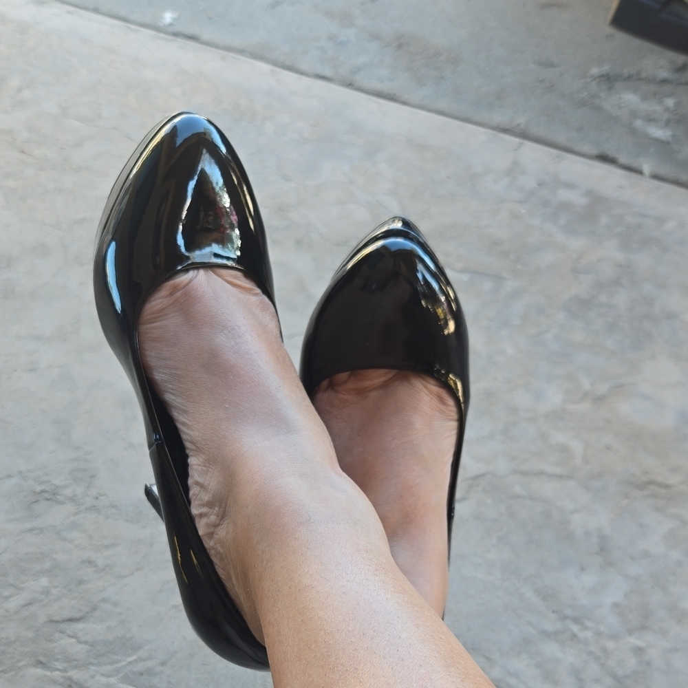 Elegant Black Patent Leather Women's Shoes